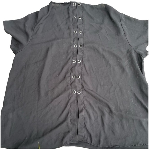 Torrid short sleeve blouse size2 - Picture 3 of 4